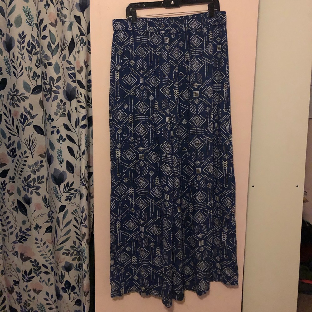 Wide Legged flowy pant